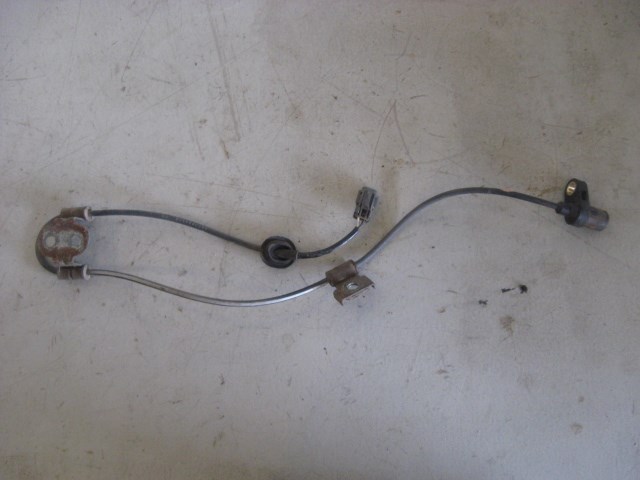 04 Subaru IMPREZA Front RH ABS Sensor  R8603