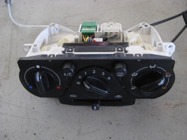 04 Subaru IMPREZA TS Climate Control Assembly  R8612