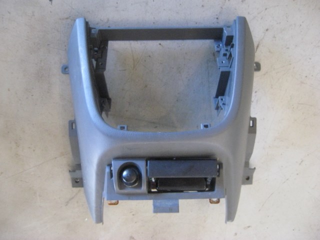 04 Subaru IMPREZA TS Radio Trim Bezel  R8615