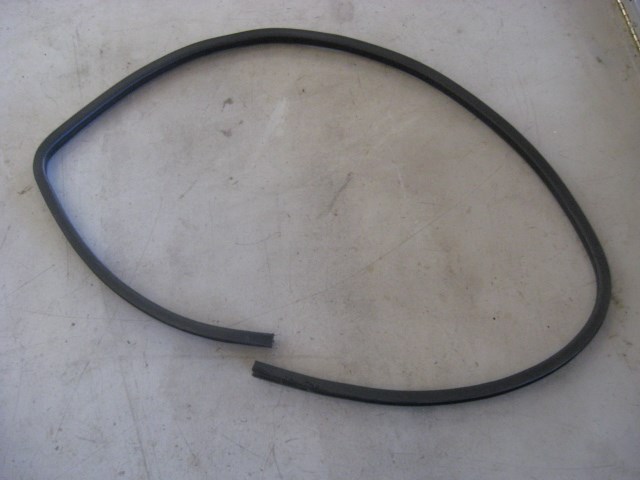 04 Subaru IMPREZA Front RH Door Seal  R8619