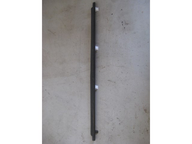 04 Subaru IMPREZA Front RH Window Seal  R8629