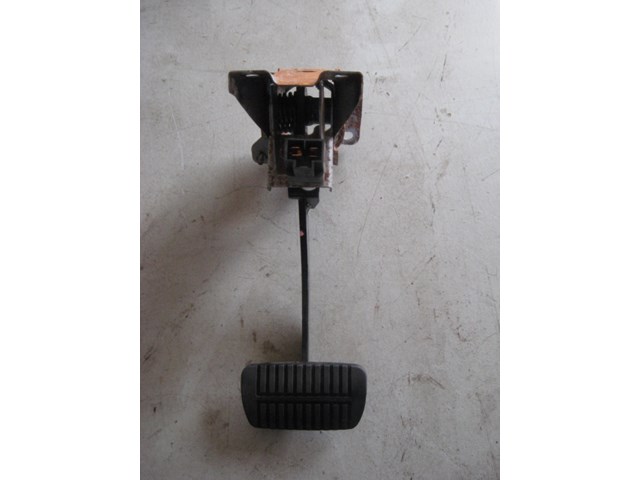 04 Subaru IMPREZA TS Brake Pedal  R8658