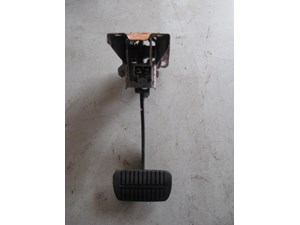 04 Subaru IMPREZA TS Brake Pedal  R8658