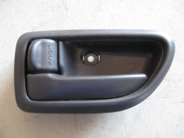 04 Subaru IMPREZA Front LH Driver Door Handle  R8665