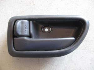 04 Subaru IMPREZA Front LH Driver Door Handle  R8665