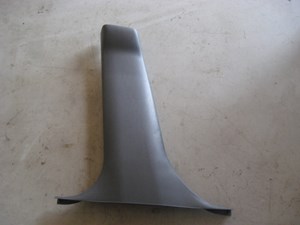 04 Subaru IMPREZA LH Driver Lower B Pillar Trim  R8671