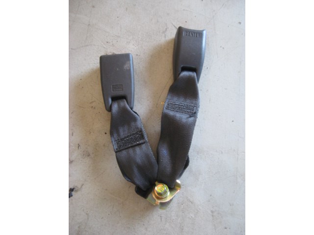 04 Subaru IMPREZA Rear Center Seat Belt Buckles  R8708