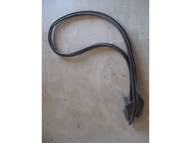 04 Subaru IMPREZA Rear LH Driver Door Seal  R8723