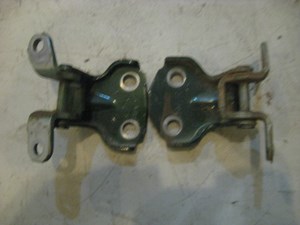 04 Subaru IMPREZA Rear RH Passenger Door Hinges  R8742