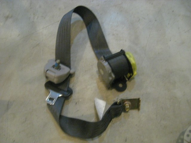 04 Subaru IMPREZA Rear RH Seat Belt  R8744