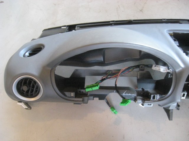 04 Subaru IMPREZA TS Dash Assembly  R8817