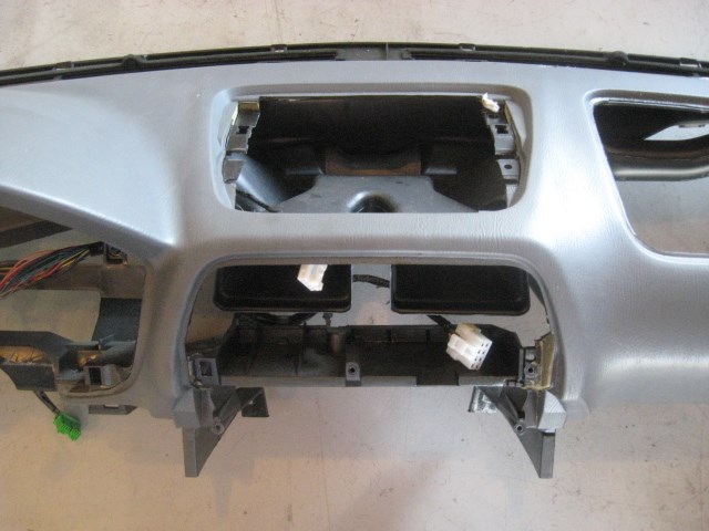 04 Subaru IMPREZA TS Dash Assembly  R8817