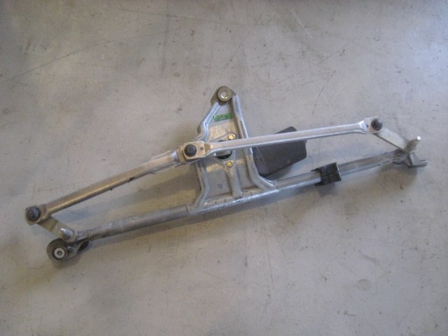 1998 Porsche BOXSTER Windshield Wiper Motor Linkage OEM R8888