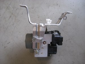 98 Porsche BOXSTER ABS Pump & Bracket 99635575503 R8903