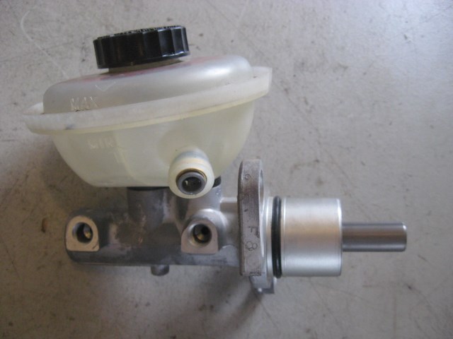 98 Porsche BOXSTER Brake Master Cylinder OEM R8904