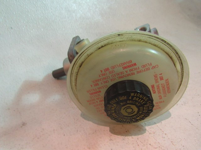 98 Porsche BOXSTER Brake Master Cylinder OEM R8904