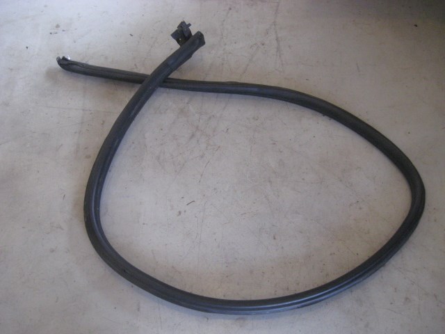 1998 Porsche BOXSTER LH Door Seal On Car OEM 98653707501 R8920
