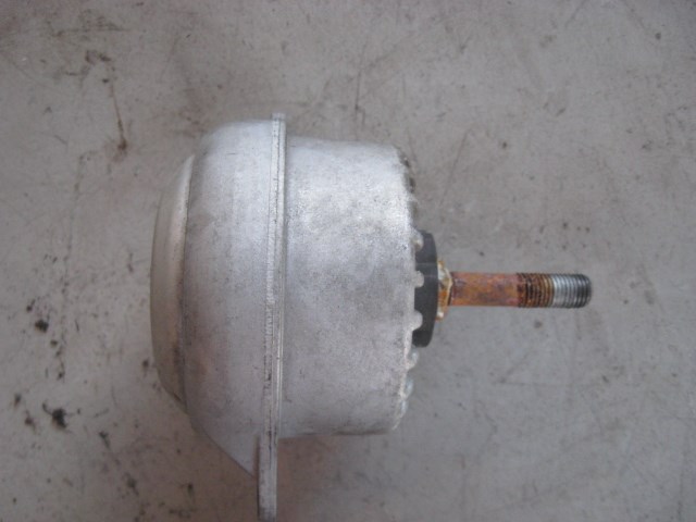 98 Porsche BOXSTER LH Engine Mount 99337504905 R8947