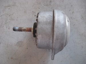 98 Porsche BOXSTER RH Engine Mount 99337504906 R8952