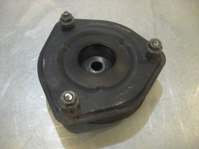 03 Nissan 350Z Front Strut Top Hat  R19569