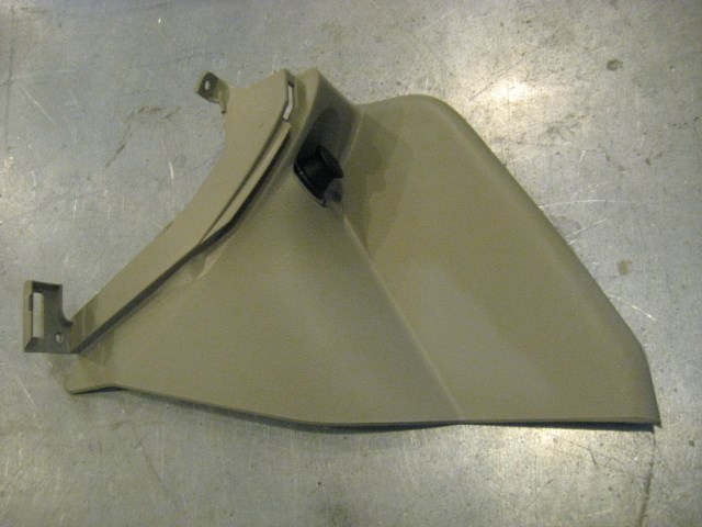 04 Infiniti G35 Tan LH Kick Panel Trim 68135 AM601 R15054