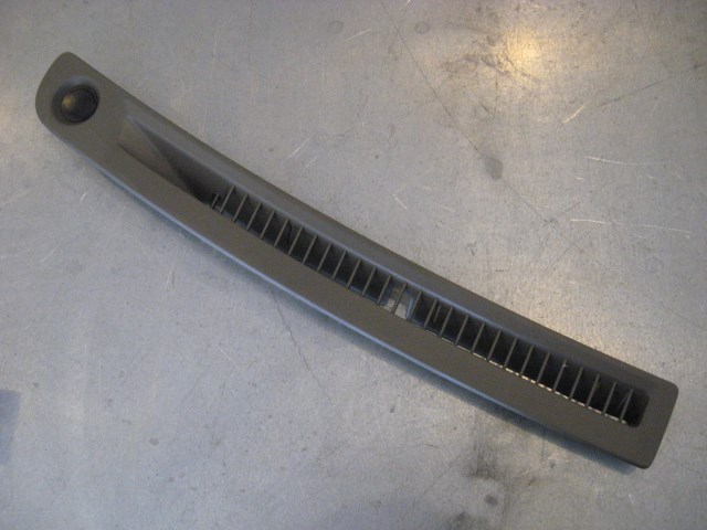 04 Infiniti G35 Upper RH Dash Vent  R15164