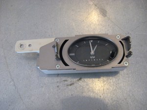 04 Infiniti G35 Center Dash Clock 25810 AM620 R15170