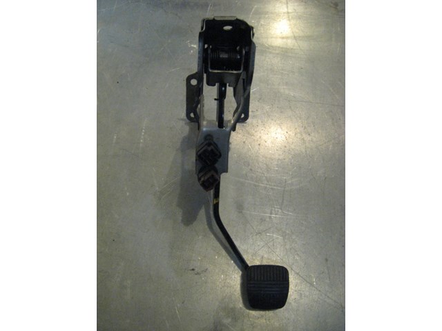 04 Infiniti G35 MT Brake Pedal Assy  R15238