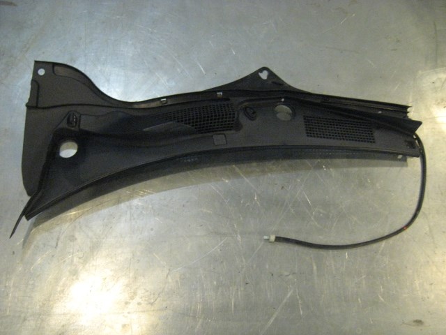 04 Infiniti G35 LH Driver Cowl Vent Panel  R15282