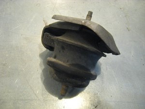 04 Infiniti G35 LH Engine Mount  R15336