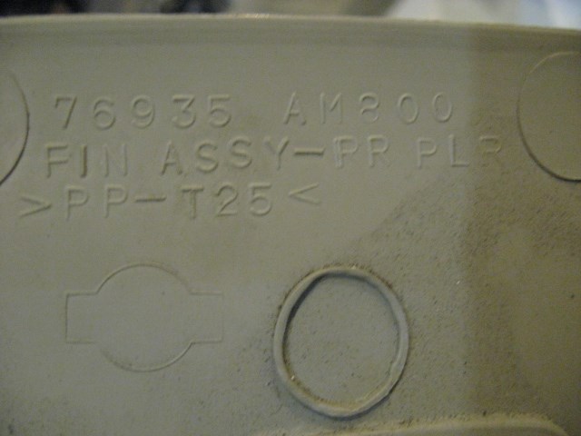 04 Infiniti G35 LH Driver Quarter Window Trim 76935 AM800 R15368