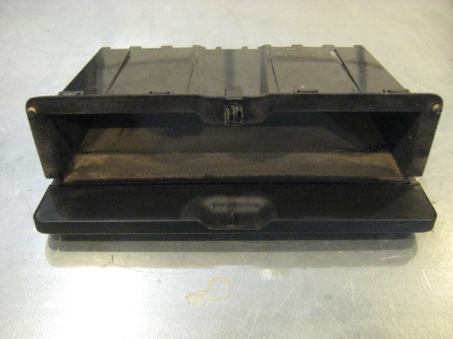 04 Nissan 350Z Rear Center Glove Box  R15475