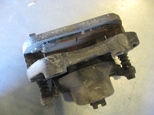 04 Nissan 350Z Front RH Passenger Brake Caliper  R15536