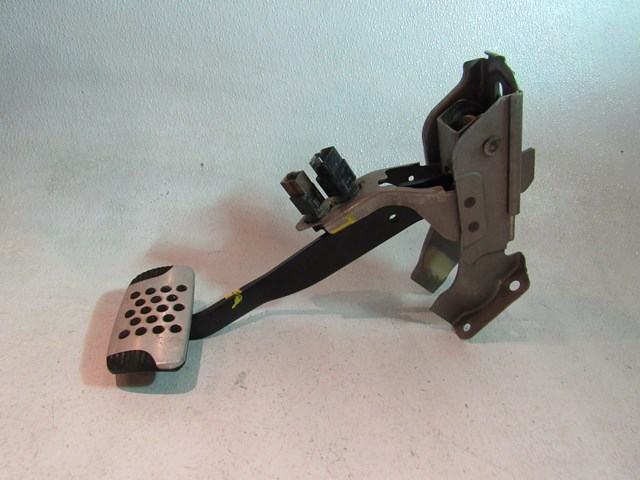 03 04 05 06 07 08 Nissan 350Z Automatic Brake Pedal Assy  R15561