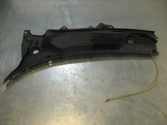 04 Nissan 350Z LH Driver Wiper Cowl Vent Panel 66863 CD000 R15577