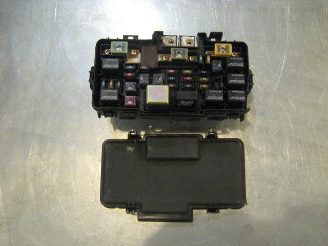 03 Honda CIVIC Engine Bay Fuse Box  R15593