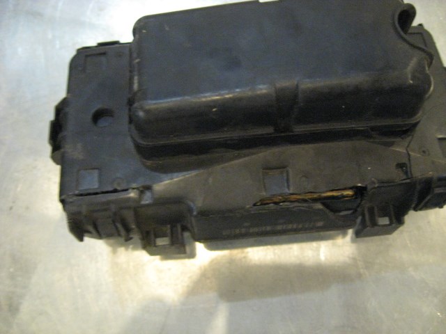 03 Honda CIVIC Engine Bay Fuse Box  R15593