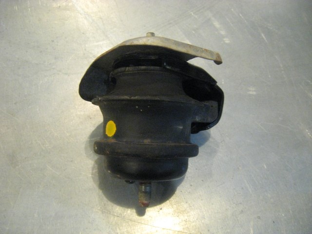 04 Nissan 350Z RH Passenger Engine Mount  R15641