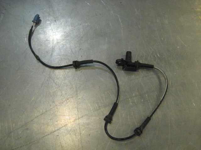 04 Nissan 350Z Front LH Driver ABS Sensor  R15673