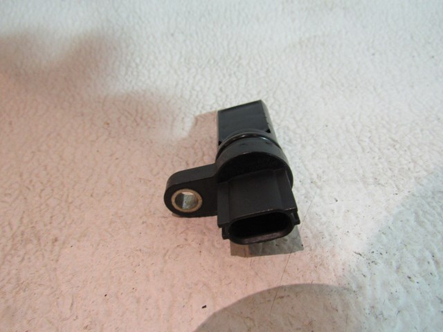 04 Nissan 350Z RH Passenger Cam Position Sensor  R15714