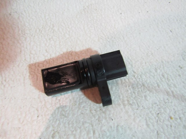 04 Nissan 350Z RH Passenger Cam Position Sensor  R15714