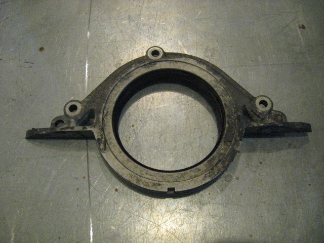 04 Nissan 350Z Crank End Bracket  R15725