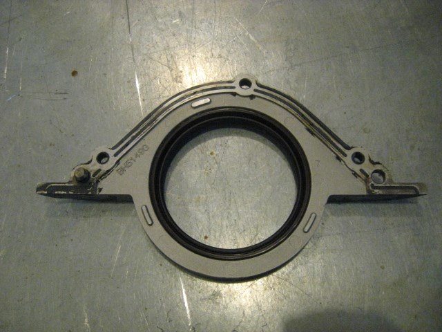 04 Nissan 350Z Crank End Bracket  R15725