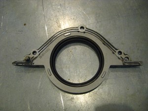 04 Nissan 350Z Crank End Bracket  R15725