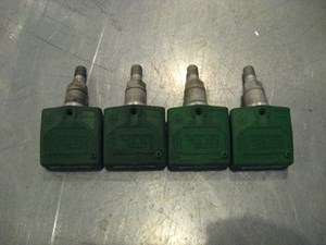 04 Nissan 350Z Tire Pressure Sensors  R15756
