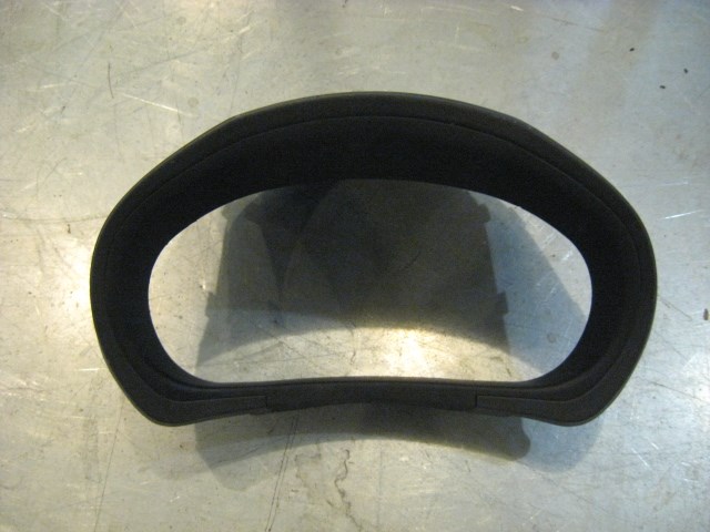 08 Subaru IMPREZA Instrument Cluster Bezel 66185 FG010 R15778