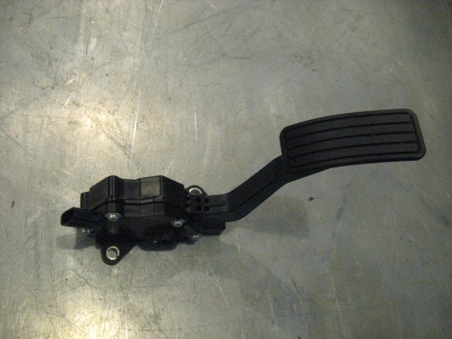 08 Subaru IMPREZA Gas Pedal 36010 AG140 R15783