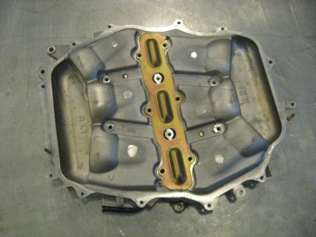 06 Nissan 350Z Lower Intake Plenum  R15803