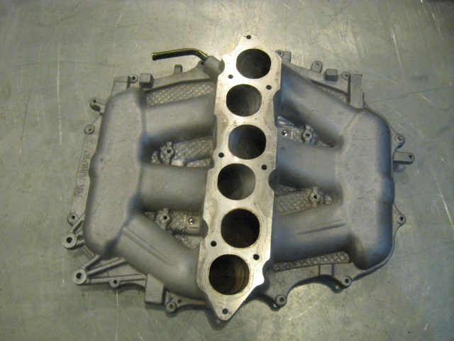 06 Nissan 350Z Lower Intake Plenum  R15803