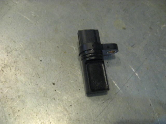 06 Nissan 350Z RH Passenger Cam Position Sensor  R15806